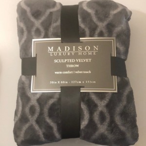 Madison Luxury Home Jacquard Velvet Throw